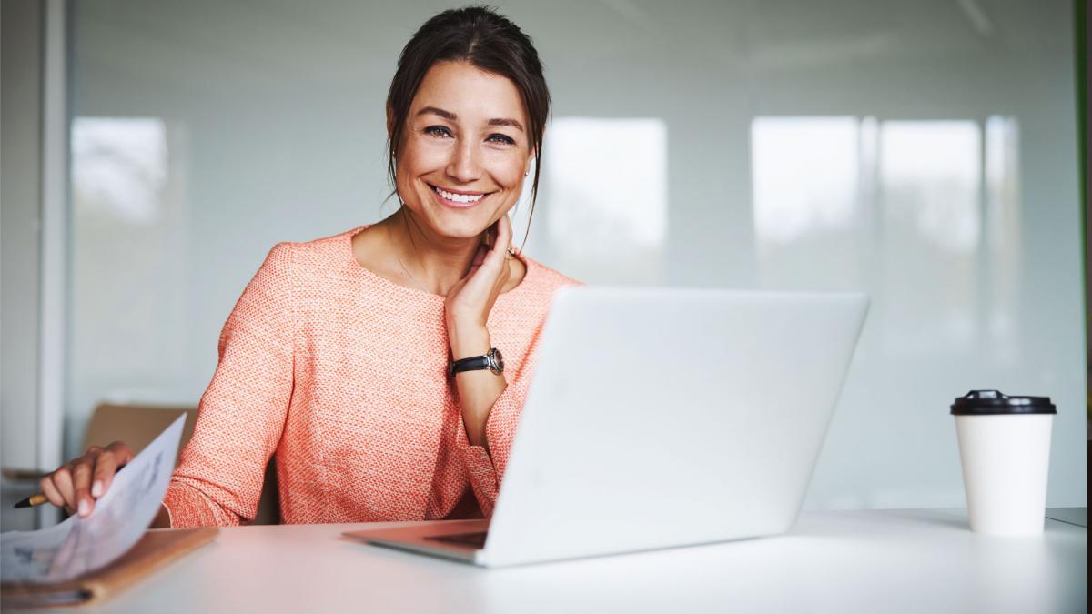 Photo of Worker in HCA Environment